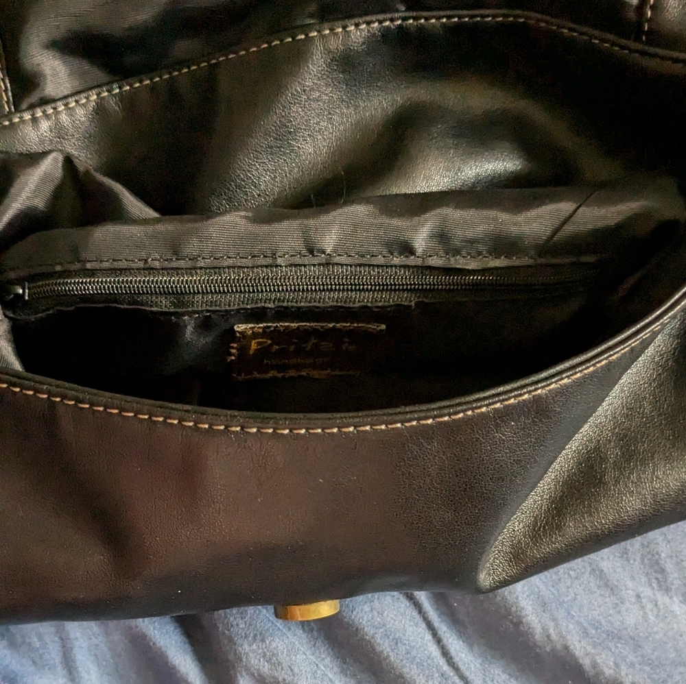 Pritzi handbag black faux leather with brass hardware - Picture 4 of 7